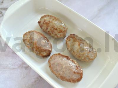 Kotletai pomidorų-majonezo padaže orkaitėje Žingsnis 3