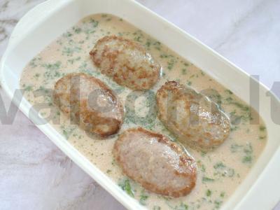 Kotletai pomidorų-majonezo padaže orkaitėje Žingsnis 4