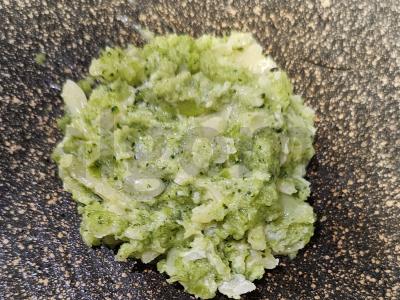 Daržovių kotletai iš brokolių ir cukinijų su sūriu Žingsnis 5