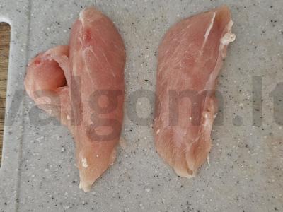 Vištienos kotletai po sūrio ir pomidorų kepure Žingsnis 1