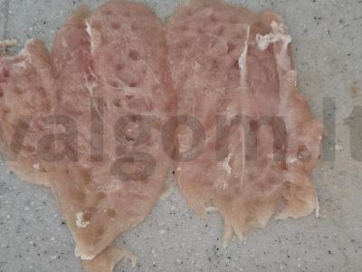 Vištienos kotletai po sūrio ir pomidorų kepure Žingsnis 2