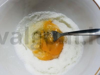 Riešutai su virta saldinta grietinėle arbatai Žingsnis 1