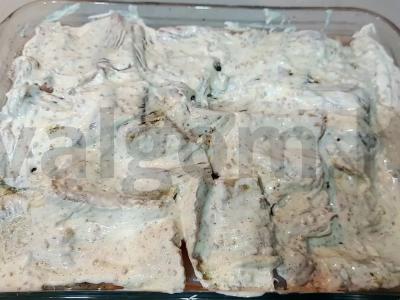 Menkių filė, kepta majonezo-garstyčių padaže su sūriu ir svogūnais Žingsnis 5