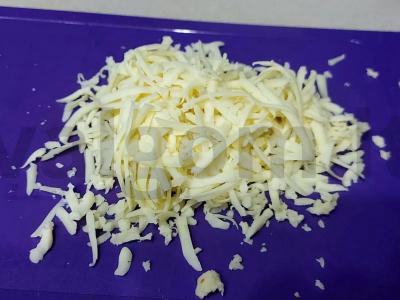 Menkių filė, kepta majonezo-garstyčių padaže su sūriu ir svogūnais Žingsnis 6