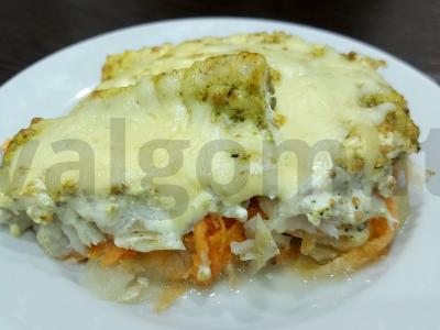 Menkių filė, kepta majonezo-garstyčių padaže su sūriu ir svogūnais pagrindine nuotrauka