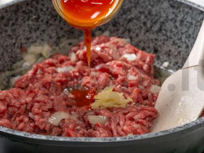 Karštas ritinys su faršu ir sūriu Žingsnis 3