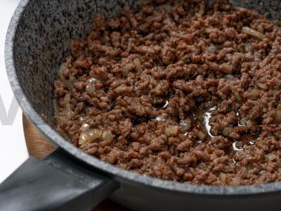 Karštas ritinys su faršu ir sūriu Žingsnis 4