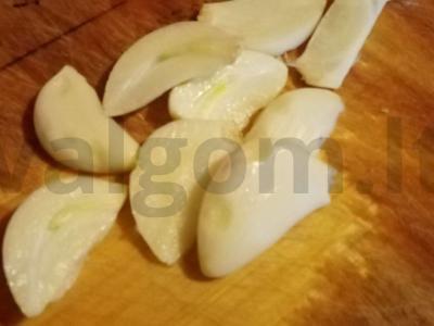 Kepta šoninė su česnaku ir garstyčiomis Žingsnis 1