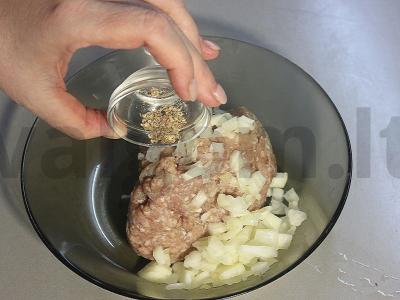 Lula kebabas su prieskoniais ir barbekiu padažu Žingsnis 2