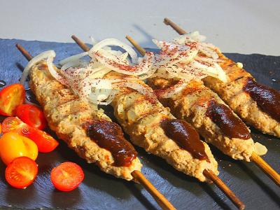 Lula kebabas su prieskoniais ir barbekiu padažu pagrindine nuotrauka