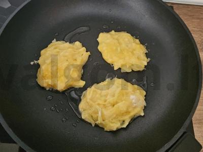 Kopūstų kotletai su kreminiu sūriu ir kiaušiniu Žingsnis 4