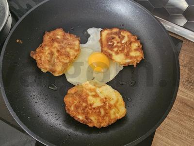 Kopūstų kotletai su kreminiu sūriu ir kiaušiniu Žingsnis 7