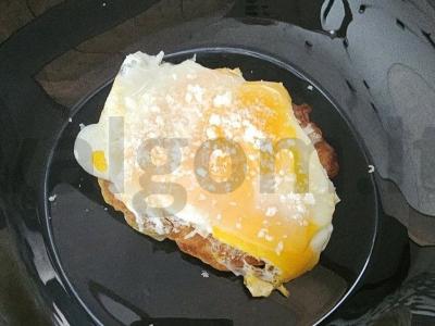 Kopūstų kotletai su kreminiu sūriu ir kiaušiniu pagrindine nuotrauka