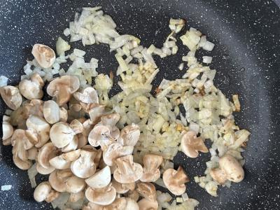 Grybų sriuba su lydytu sūriu Žingsnis 2