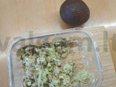 Avokadų užtepas su varškės sūriu Žingsnis 1