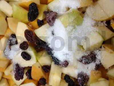 Vegetariška ryžių košė su moliūgu, obuoliais, razinomis Žingsnis 3