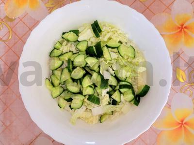 Lengva daržovių salotos „Graikiškai“ Žingsnis 2