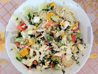 Lengva daržovių salotos „Graikiškai“ pagrindine nuotrauka