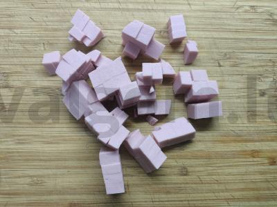 Omletas su dešra ir sūriu Žingsnis 1