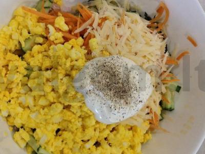 Salotas su karbonaidu, daržovėmis ir sūriu Žingsnis 6