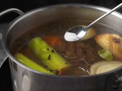 Sraigės su mėsos sultiniu Žingsnis 5