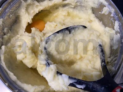 Bulvių košė su pievagrybiais grietinėlės-česnako padaže Žingsnis 3