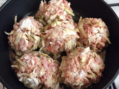 Patingėlių kopūstai su pomidorų padažu Žingsnis 4