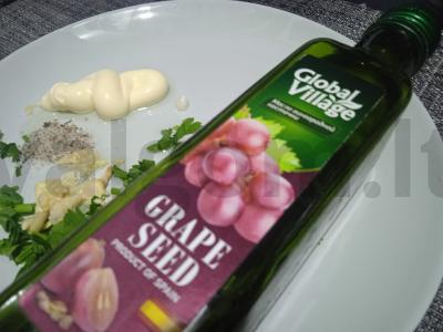 Kepta vištiena su vynuogių aliejumi ir petražolėmis Žingsnis 1