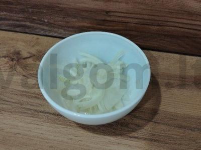 Salotas su pievagrybiais, sūriu ir vištiena Žingsnis 1