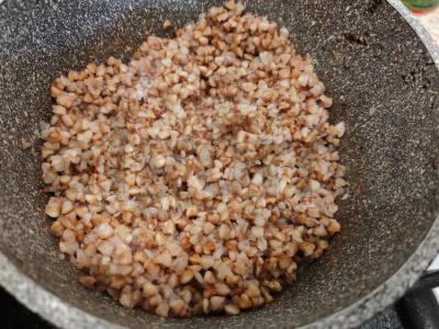 Koldūnai su grikiais grietinėlės padaže Žingsnis 1