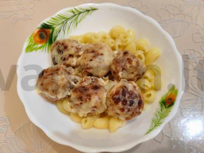 Koldūnai su grikiais grietinėlės padaže pagrindine nuotrauka