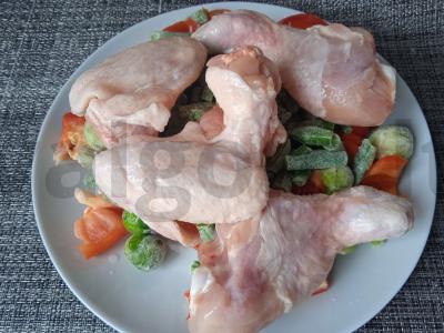 Vištiena, kepta su Briuselio kopūstais, žaliąja pupelių, paprikomis ir itališkais prieskoniais Žingsnis 4