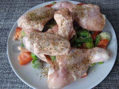 Vištiena, kepta su Briuselio kopūstais, žaliąja pupelių, paprikomis ir itališkais prieskoniais Žingsnis 5