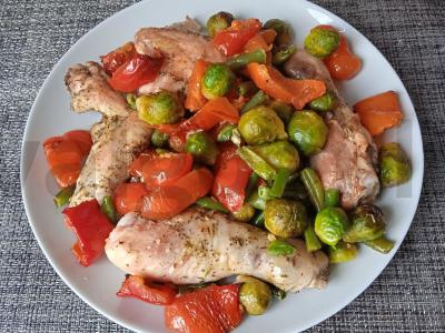 Vištiena, kepta su Briuselio kopūstais, žaliąja pupelių, paprikomis ir itališkais prieskoniais Žingsnis 8