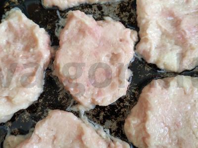 Cukinijų blynai su kalakutienos faršu Žingsnis 3