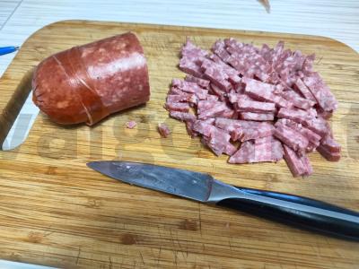 Salotos su pupelėmis, dešra ir ruginių skrebučiais Žingsnis 3