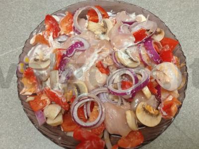 Orkaitėje kepti vištienos krūtinėlės šašlykai su daržovėmis Žingsnis 6