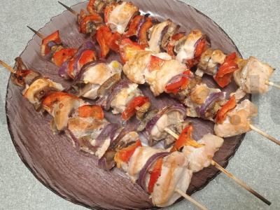 Orkaitėje kepti vištienos krūtinėlės šašlykai su daržovėmis Žingsnis 9