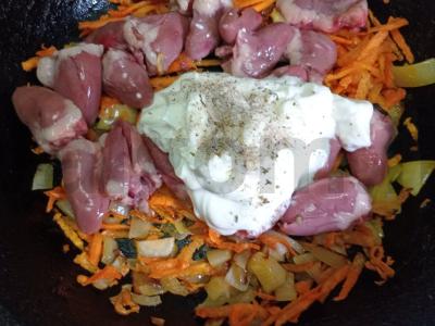 Vištienos širdelės grietinėje su bulguro garnyru Žingsnis 5