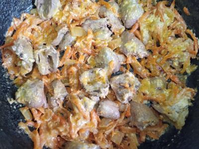 Vištienos širdelės grietinėje su bulguro garnyru Žingsnis 7