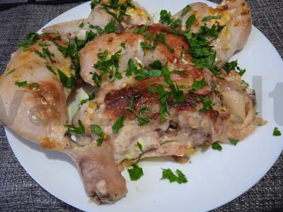 Kepta vištiena mandarinų-česnako marinate pagrindine nuotrauka