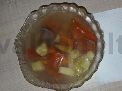 Daržovių sriuba su pupelėmis ir antis skrandžiais pagrindine nuotrauka