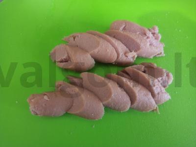 Kiaušinio vokas su marinuotų svogūnų ir dešrelių įdaru Žingsnis 3