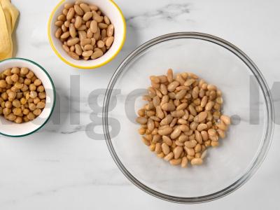 Salotos su morkomis, avinžirniais ir pupelėmis Žingsnis 1