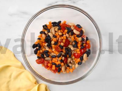 Salotos su morkomis, avinžirniais ir pupelėmis Žingsnis 5