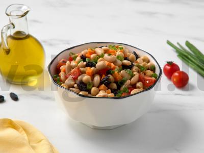 Salotos su morkomis, avinžirniais ir pupelėmis pagrindine nuotrauka