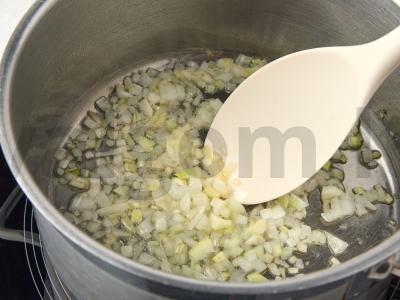 Grybų troškinys su baltaisiais pupelėmis Žingsnis 2