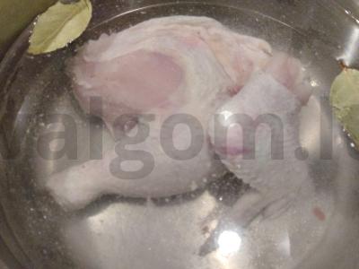 Skaniausias raugintų agurkų sriuba su bulguru Žingsnis 1