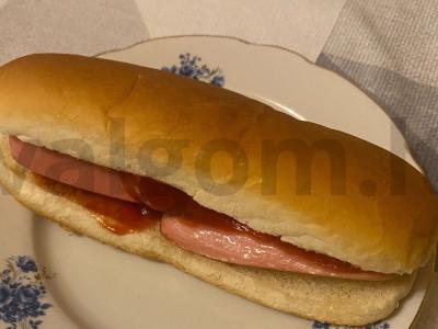 Karštas šuo „Geriausiose gatvės maisto tradicijose“ pagrindine nuotrauka