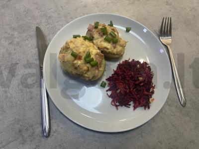 Bulvės su vištienos faršu ir kumpiu pagrindine nuotrauka